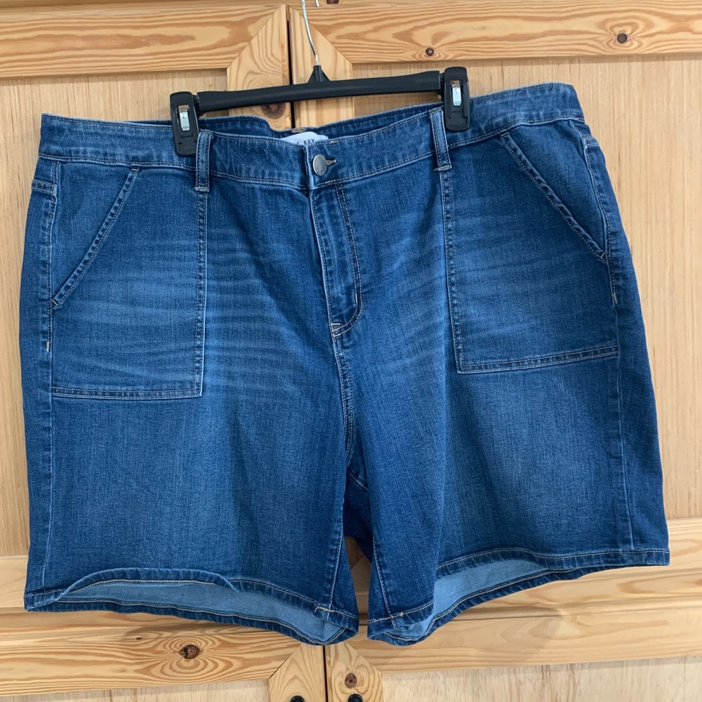 Lane Bryant Women's Blue Denim Girlfriend Shorts sz 24